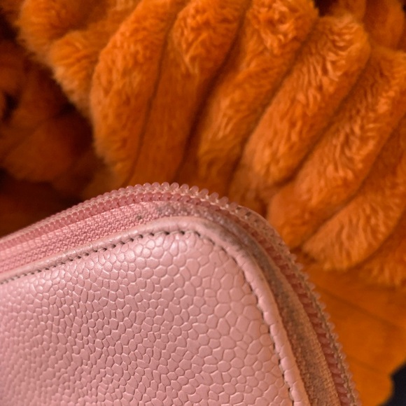 Pre owned light pink  Chanel zip wallet.  Great condition - Picture 11 of 11